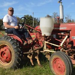 International Farmall 140 Tractor