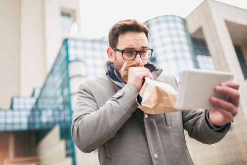 Image with missing alt attribute found on billionairequiz.com