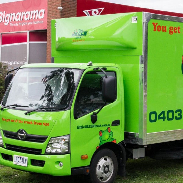 Image with missing alt attribute found on signarama.com