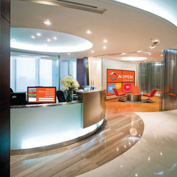 Image with missing alt attribute found on signarama.com