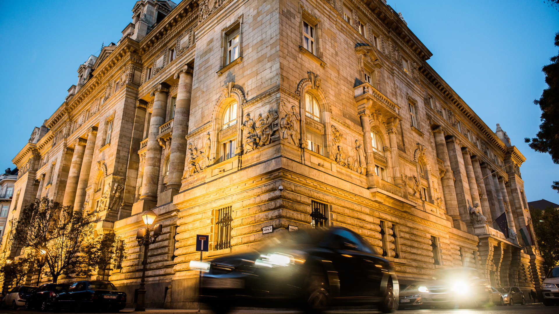 Image with missing alt attribute found on penzcentrum.hu