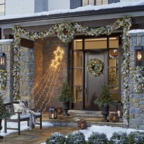 Fabulous Christmas Garland Ideas To Charm Your Guests Away