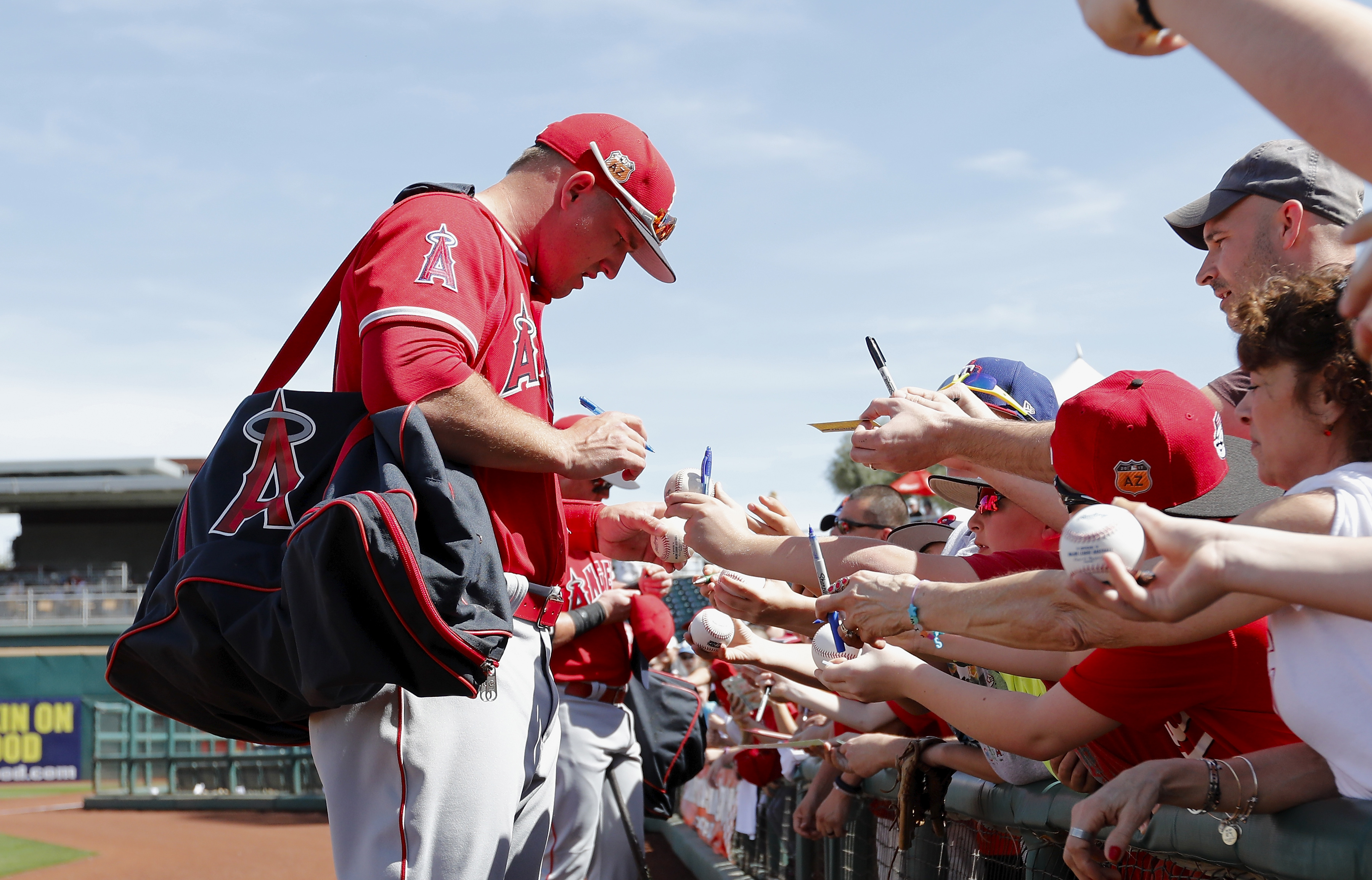 Los Angeles Angels of Anaheim v Cincinnati Reds