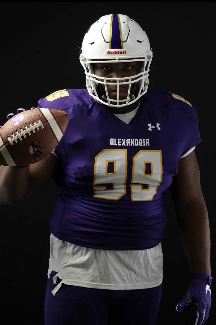 Image with missing alt attribute found on andthevalleyshook.com