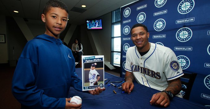 Image with missing alt attribute found on lookoutlanding.com