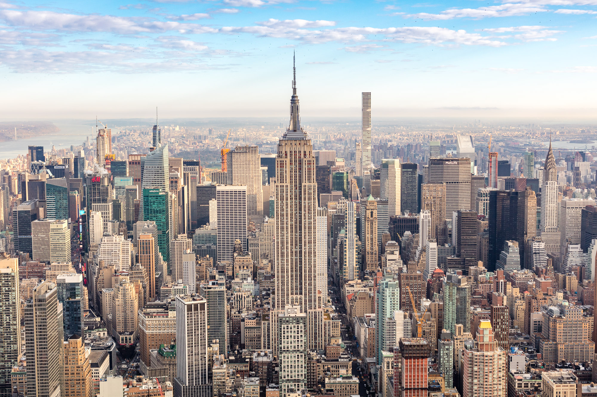An aerial&nbsp;view of hundreds of skyscrapers and high-rise buildings in Midtown, Manhattan.