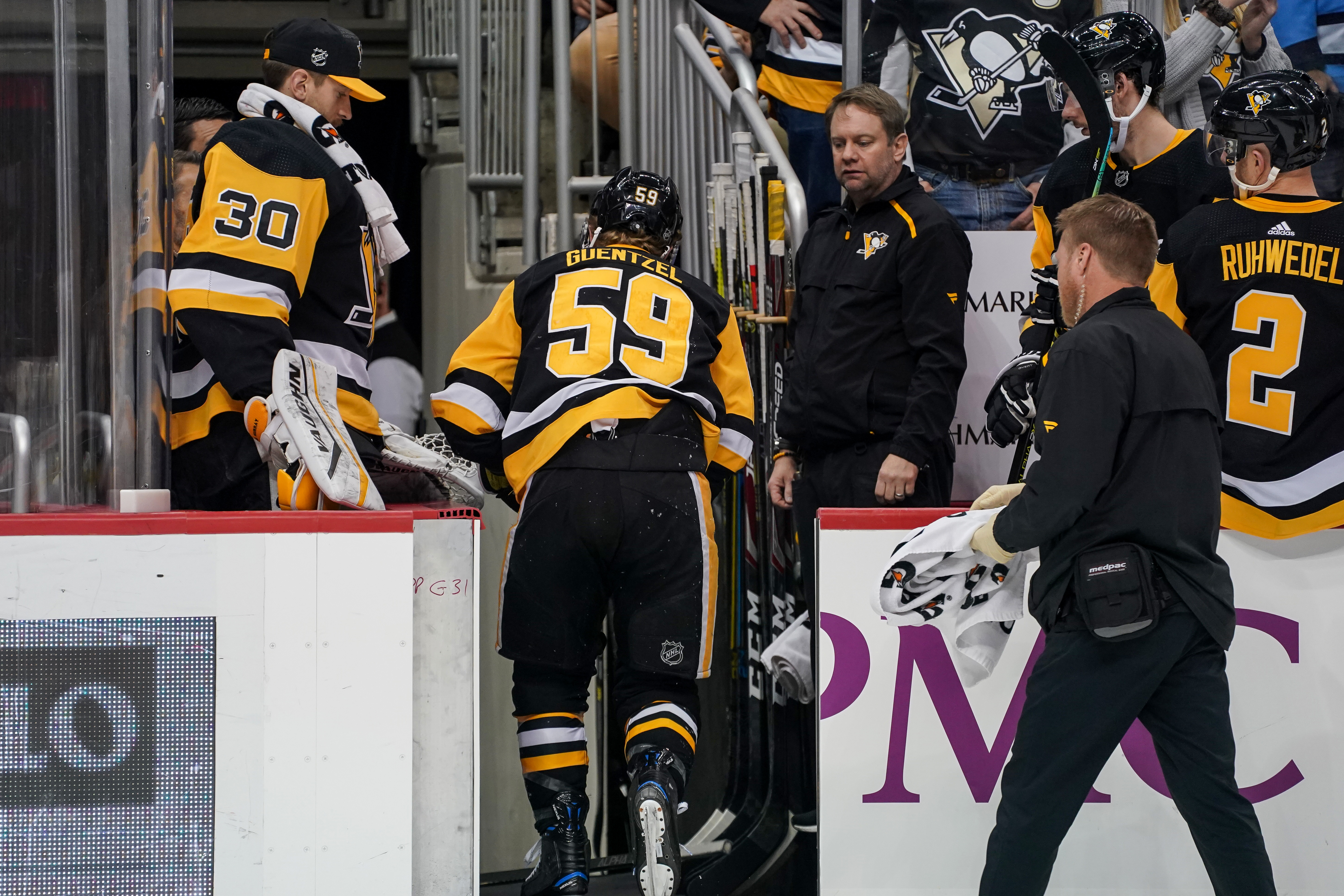 NHL: DEC 30 Senators at Penguins