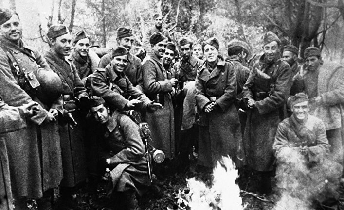 Бойцы &laquo;Голубой дивизии&raquo; у костра на Московском фронте 15 декабря 1941 года