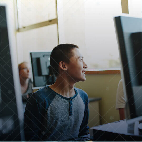 Image with missing alt attribute found on codewizardshq.com