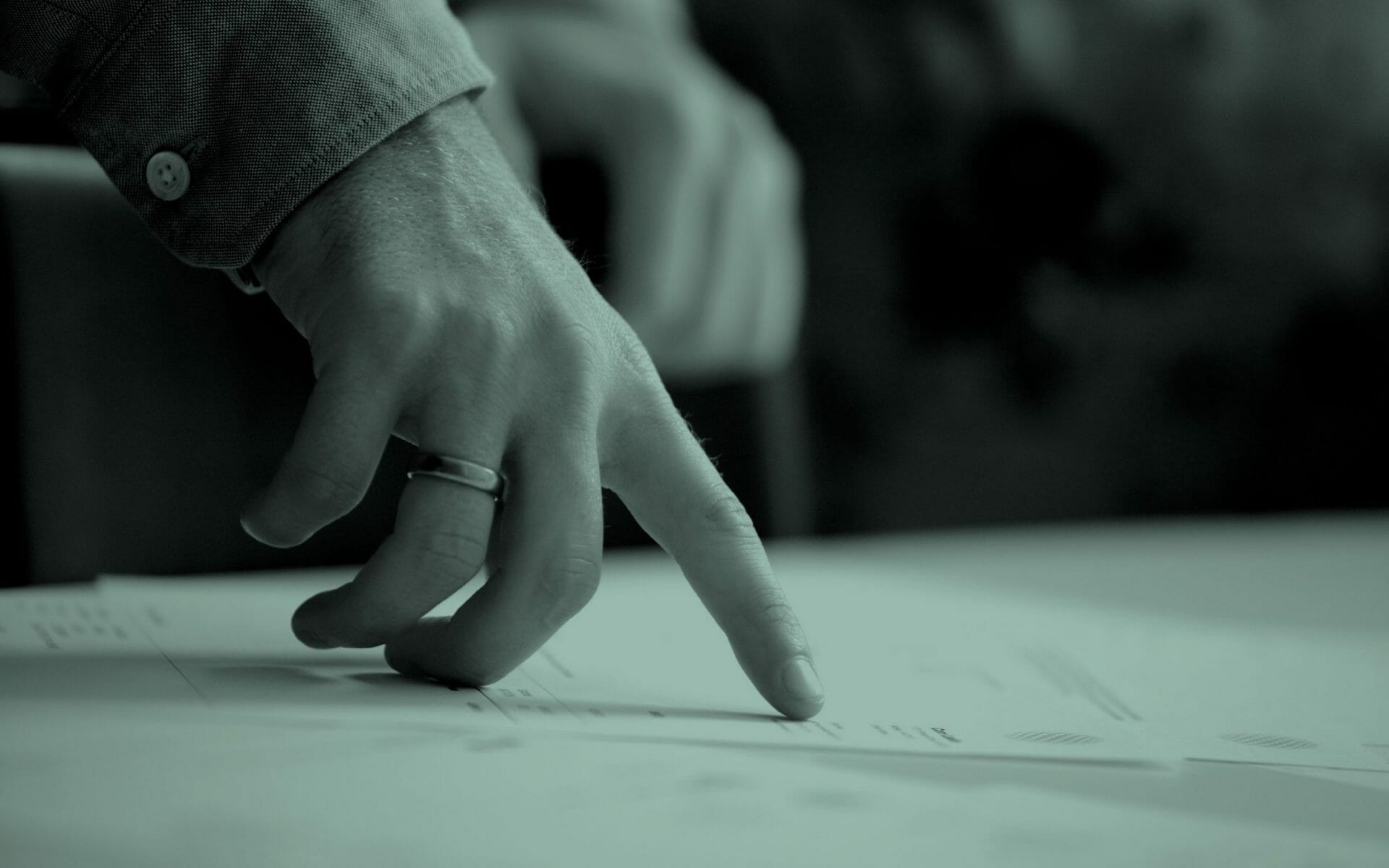 Image with missing alt attribute found on comlaude.com