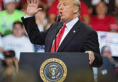 En reporte para juiciopol&iacute;tico, acusan a Trump de soborno