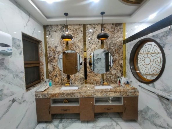 Image with missing alt attribute found on crystalpakistan.com