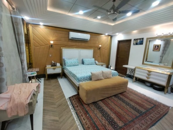 Image with missing alt attribute found on crystalpakistan.com