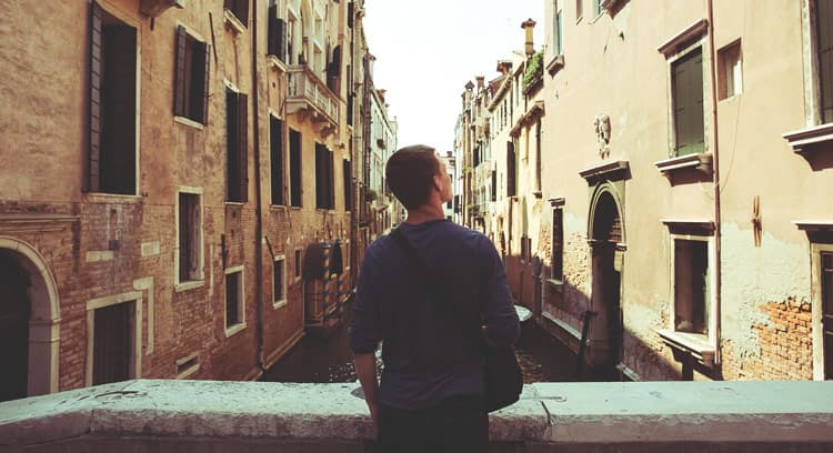 Image with missing alt attribute found on erasmusu.com