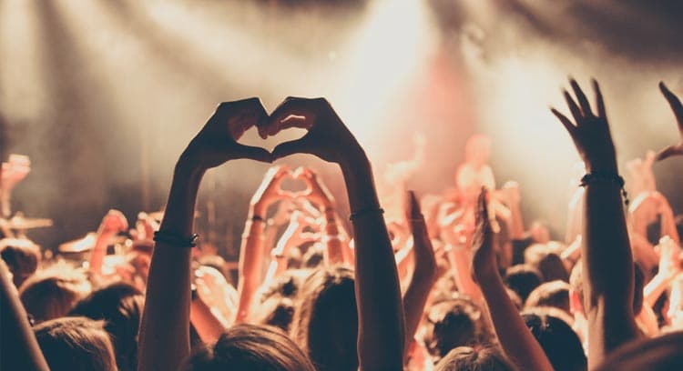 Image with missing alt attribute found on erasmusu.com