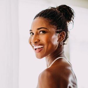 Image with missing alt attribute found on alomoves.com