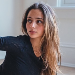 Image with missing alt attribute found on alomoves.com