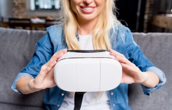 Image with missing alt attribute found on colourbox.com