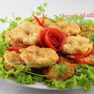 Những miếng chả mực thơm ngon, bắt mắt thương hiệu Đặc sản B&aacute; Kiến