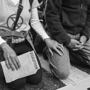 Image with missing alt attribute found on huckmag.com