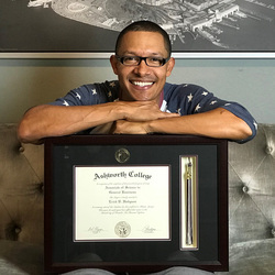 Image with missing alt attribute found on diplomaframe.com