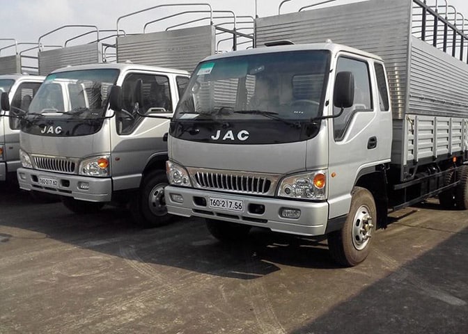 Đội ngũ xe tải của c&ocirc;ng ty Dịch Vụ Dọn Nh&Atilde;
