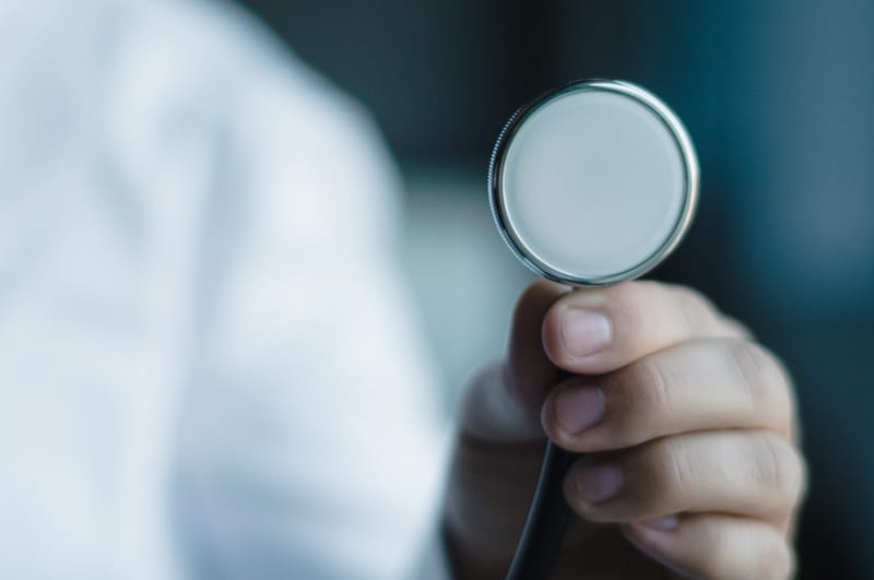 Image with missing alt attribute found on dr-mobini.com