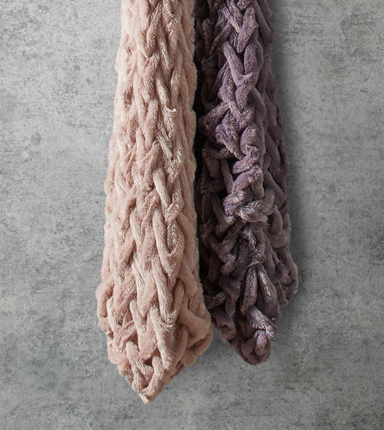 Image with missing alt attribute found on zgallerie.com