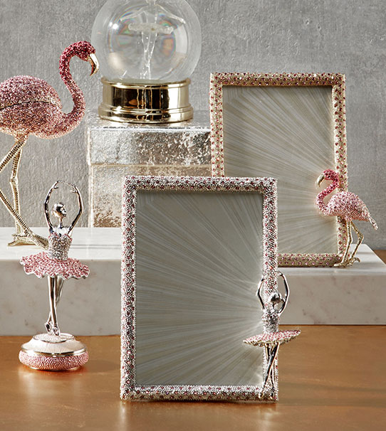 Image with missing alt attribute found on zgallerie.com