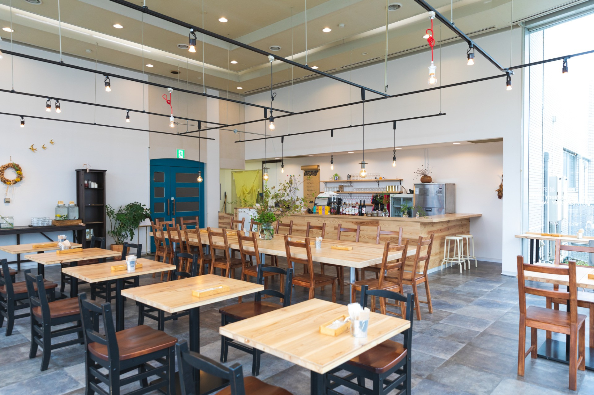 大阪府の店舗工事を請け負っておりお見積もりからしっかり管理