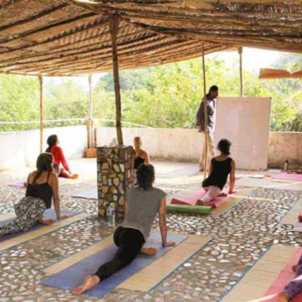 Image with missing alt attribute found on explorayoga.com