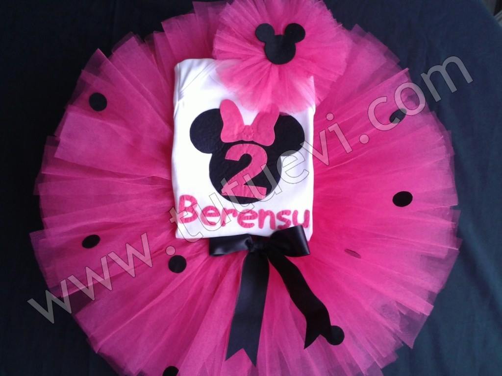 Nezihe Hanımın Prenses kızı için hazırlattığı body, tütü etek ve saç bandından oluşan tütü takımı hazır, mutlu günlerde giymesini diliyoruz.