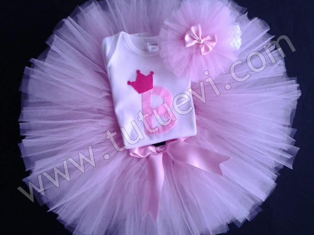 İlknur Hanımın özel olarak hazırlattığı body, tütü etek ve saç bandından oluşan tütü takımı hazır, elbise sahibinin mutlu günlerde giymesini diliyoruz.