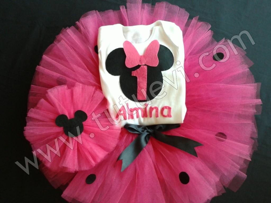 Seda Hanımın Prenses kızı için hazırlattığı body, tütü etek ve saç bandından oluşan tütü takımı hazır, mutlu günlerde giymesini diliyoruz.