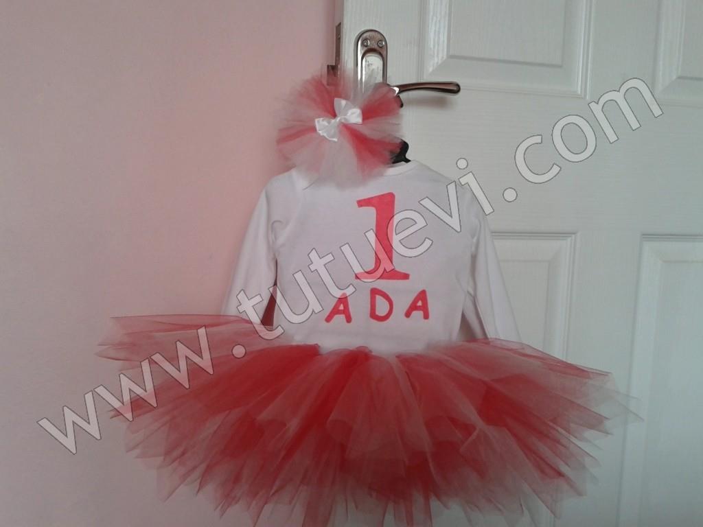 Deniz Hanımın Prenses kızı için hazırlattığı body, tütü etek ve saç bandından oluşan tütü takımı hazır, mutlu günlerde giymesini diliyoruz.