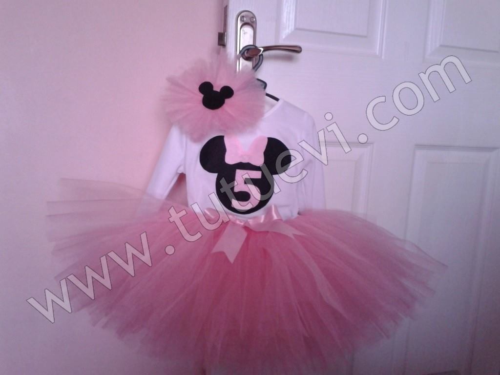 Büşra Hanımın özel olarak hazırlattığı 2 adet body, tütü etek ve saç bandından oluşan tütü takımı hazır, elbise sahibinin mutlu günlerde giymesini diliyoruz.