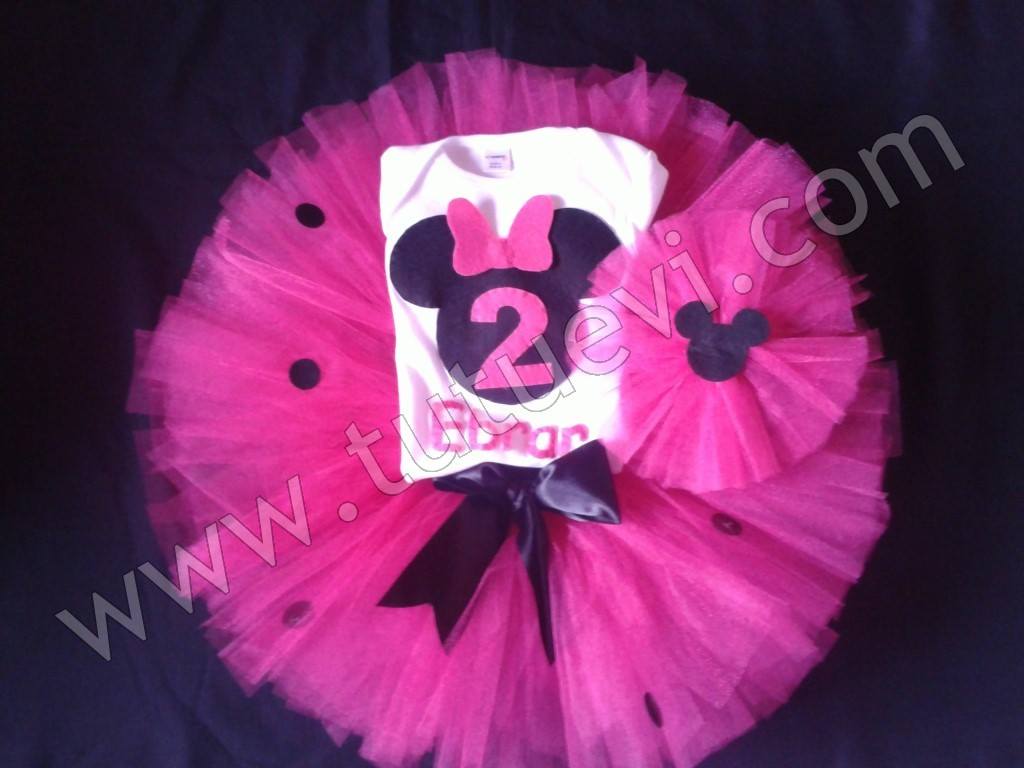 Hülya Hanımın Prenses kızı için hazırlattığı body, tütü etek ve saç bandından oluşan tütü takımı hazır, mutlu günlerde giymesini diliyoruz.