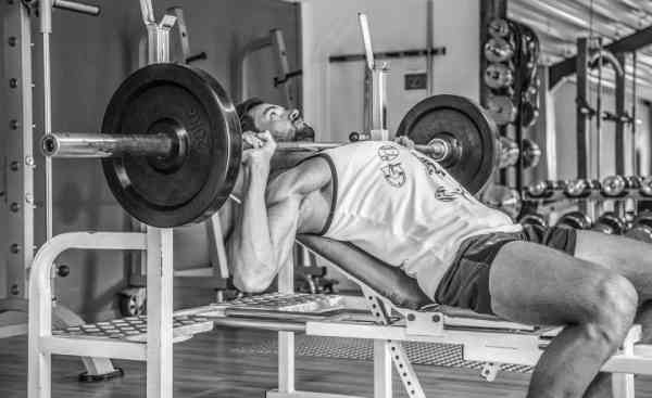 joel beukers bankdrukken