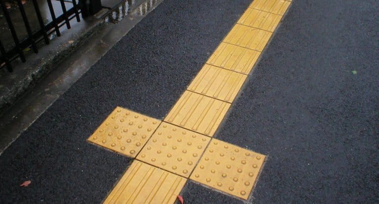 Image with missing alt attribute found on foma.ru