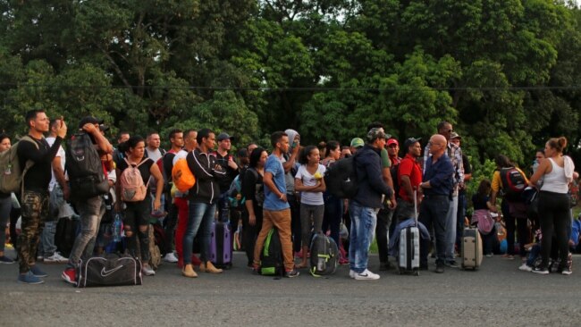 Migrantes cubanos en camino a EEUU.