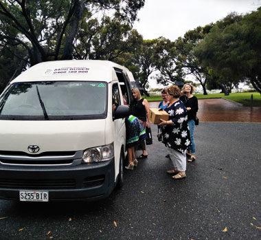 Image with missing alt attribute found on goingsouthminibus.com