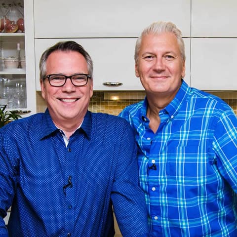 Image with missing alt attribute found on howtofeedaloon.com