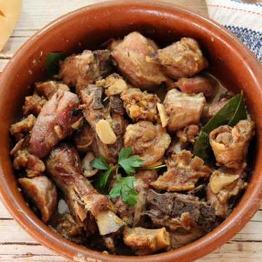 Chivo malague&ntilde;o al ajillo, el asado m&aacute;s sencillo para triunfar estas navidades