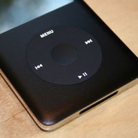 Rewound es otro reproductor que imita al iPod y su cl&aacute;sica rueda y que ya puedes descargar
