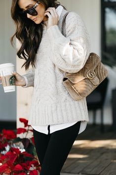 Holiday Travel Tips | Alyson Haley #holidaytravel #happyholidays