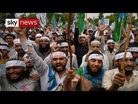 Thousands vent anger over Kashmir at Pakistan protest