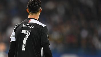 Image with missing alt attribute found on footyroom.com