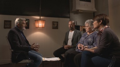 table ronde avec trois spécialistes sur les causes et traitements de l'anxiété