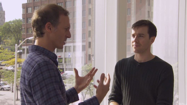 Les coulisses | Le journaliste et le réalisateur échangent sur l’expérience du tournage de Bitch!