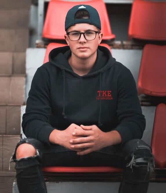 Image with missing alt attribute found on greekgear.com